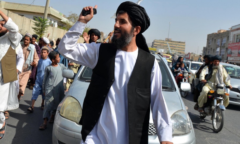People are seen on a road in Kandahar city, southern Afghanistan, Aug. 31, 2021.(Photo: Xinhua)