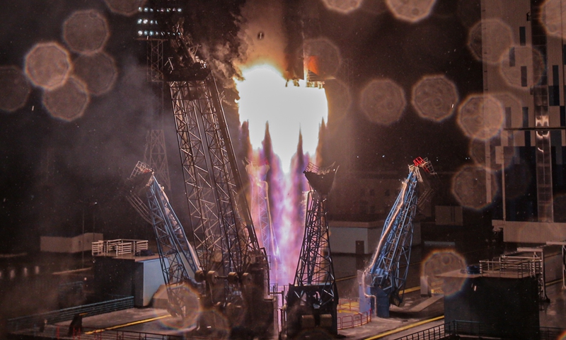 A Soyuz-2.1b rocket booster with a Fregat upper stage carrying 36 British OneWeb satellites lifts off from the Vostochny Cosmodrome in Amur region, Russia on May 29, 2021. Photo: VCG