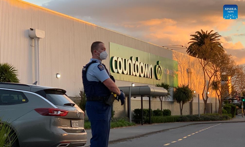 A police officer stands guard near the New Lynn supermarket in Auckland, New Zealand, Sept. 3, 2021. New Zealand Prime Minister Jacinda Ardern confirmed that the violent attack that happened at New Lynn supermarket in Auckland at 2:40 p.m. local time Friday was a terrorist attack carried out by an extremist.Photo:Xinhua