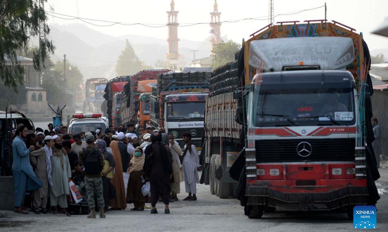 Photo taken on Sept. 3, 2021 shows trucks waiting to enter Pakistan at the border crossing point of Torkham between Pakistan and Afghanistan.Photo:Xinhua