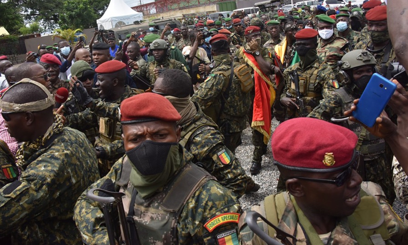 Members of Guinea's special forces are seen outside the Palace of the People in Conakry, Guinea, on Sept. 6, 2021.(Photo: Xinhua)