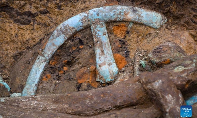 Photo taken on Sept. 2, 2021 shows parts of a bronze ware discovered at the No. 8 sacrificial pit of the Sanxingdui Ruins site in southwest China's Sichuan Province. More than 500 pieces of relics have been discovered in recent months at the legendary Sanxingdui Ruins site, dazzling archaeologists with their historical value as well as the display of creativity and ingenuity. Photo: Xinhua 