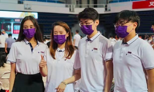 Alice Ho and other students at Tsinghua University Photo: Sina Weibo  
