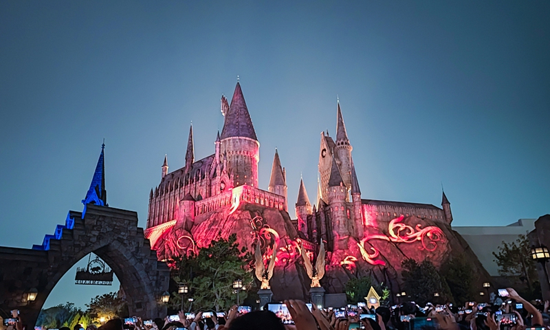 Hogwarts castle light show at the Universal Studio Beijing Resort Photo:VCG
