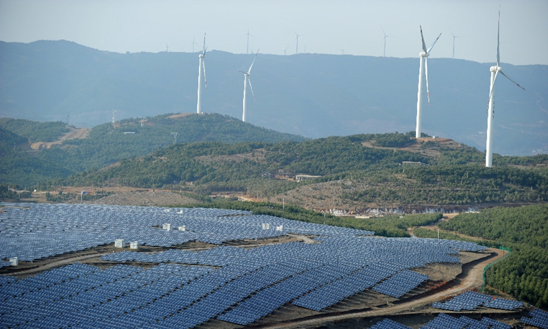 Photo taken on March 13, 2018 shows the Pingjing photovoltaic power station and Dahaizi wind power station in Weining County, southwest China's Guizhou Province.Photo: Xinhua