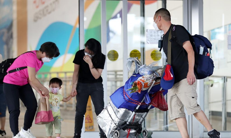 Passengers enter south China's Hong Kong from Shenzhen in south China's Guangdong Province on Sept. 15, 2021. A travel scheme, which allows non-Hong Kong residents from the mainland and the Macao Special Administrative Region to be exempted from the compulsory quarantine upon arrival, took effect on Wednesday.Photo: Xinhua 