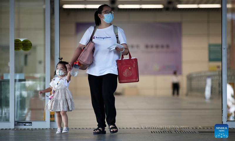 Passengers enter south China's Hong Kong from Shenzhen in south China's Guangdong Province on Sept. 15, 2021. A travel scheme, which allows non-Hong Kong residents from the mainland and the Macao Special Administrative Region to be exempted from the compulsory quarantine upon arrival, took effect on Wednesday.Photo: Xinhua 