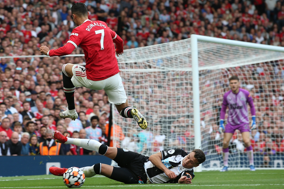 Cristiano Ronaldo (No.7) of Manchester United in action against Newcastle United on September 11 in Manchester, England. Photo: VCG