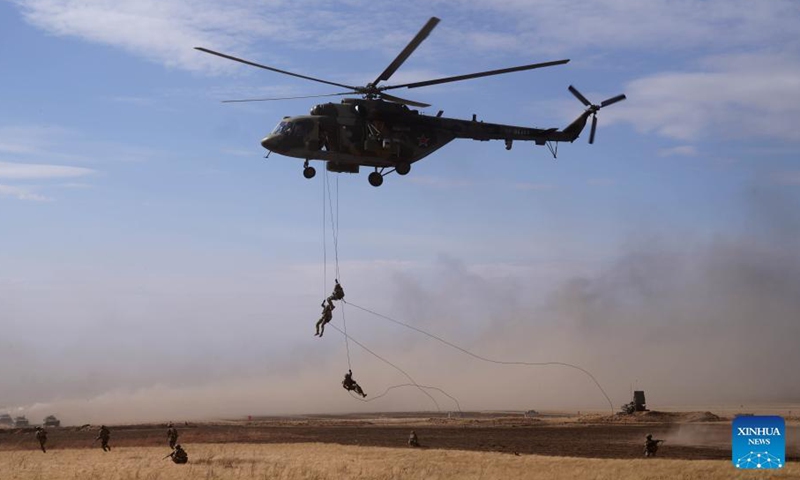 Photo taken on Sept. 23, 2021 shows the live-fire drill Peace Mission 2021 at the Donguz training range in Orenburg, Russia. Troops participating in the Peace Mission 2021, a counter-terrorism military exercise for Shanghai Cooperation Organization (SCO) member states, conducted a live ammunition drill at the Donguz training range in Orenburg, Russia on Thursday.Photo:Xinhua
