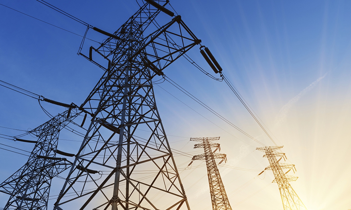  Power transmission lines Photo: CFP