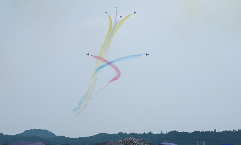 J-10 fighter jets of China's Bayi Aerobatic Team perform aerobatics during the 13th China International Aviation and Aerospace Exhibition, or Airshow China 2021, in Zhuhai, south China's Guangdong Province, Sept. 29, 2021.Photo:Xinhua