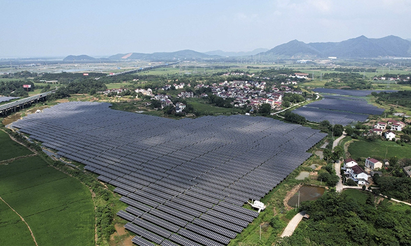 Aerial photo shows solar panels of Qingyang 100 mega watts photovoltaic power project in Qingyang, east China's Anhui Province, Sept. 10, 2021.Photo: Xinhua 