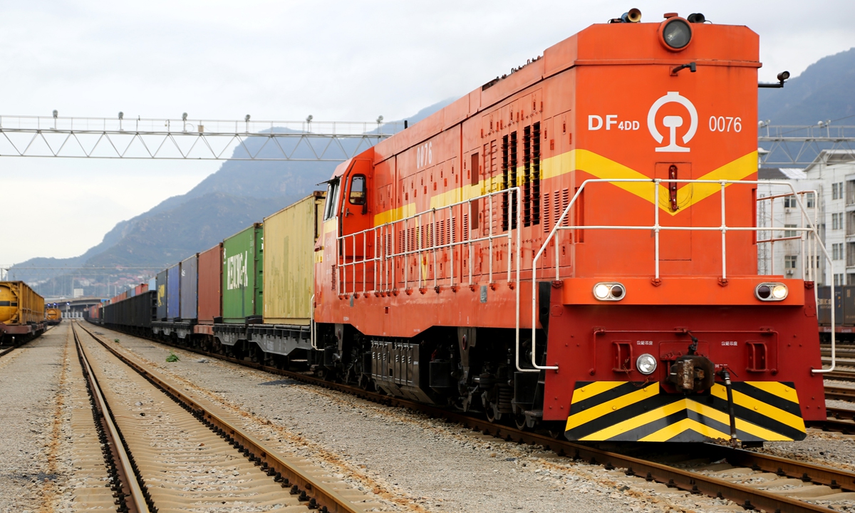 A China-Europe railway express train departs from Lianyungang, East China's Jiangsu Province on Thursday. Jiangsu dispatched 1,255 trains in the first three quarters of this year, up 10 percent from the same period last year. China-Europe freight train trips hit 10,000 as of end-August. Photo: cnsphoto
