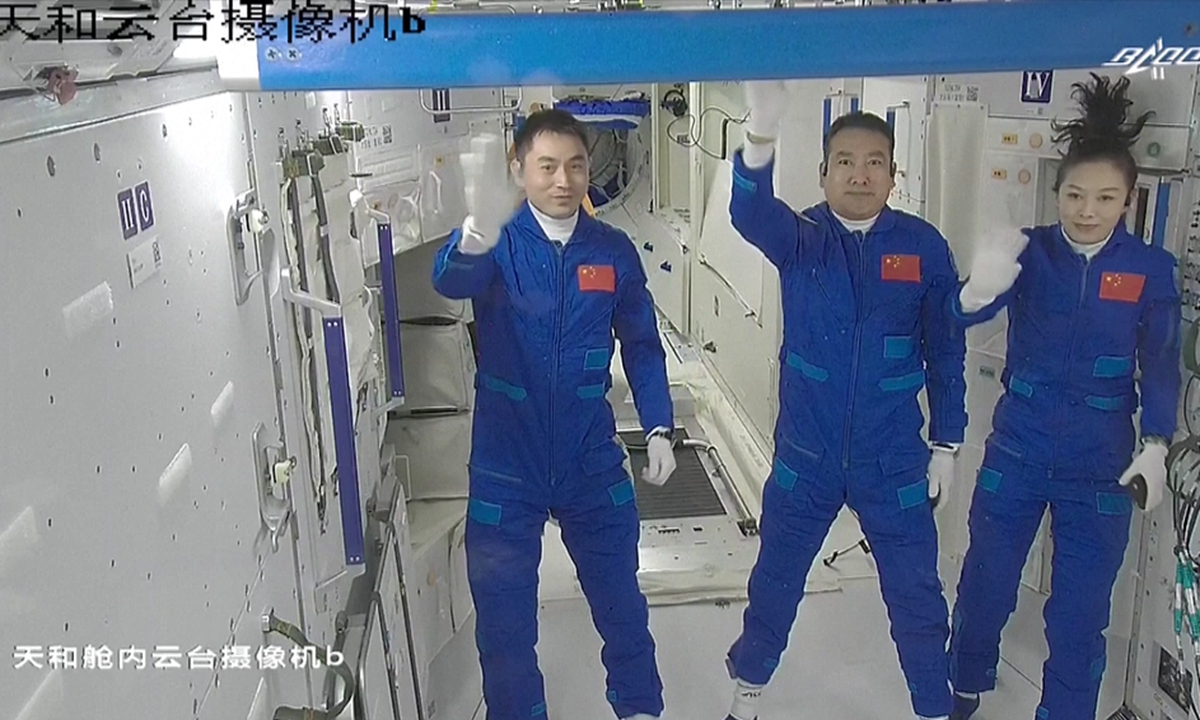 Shenzhou-13 crew Photo:VCG