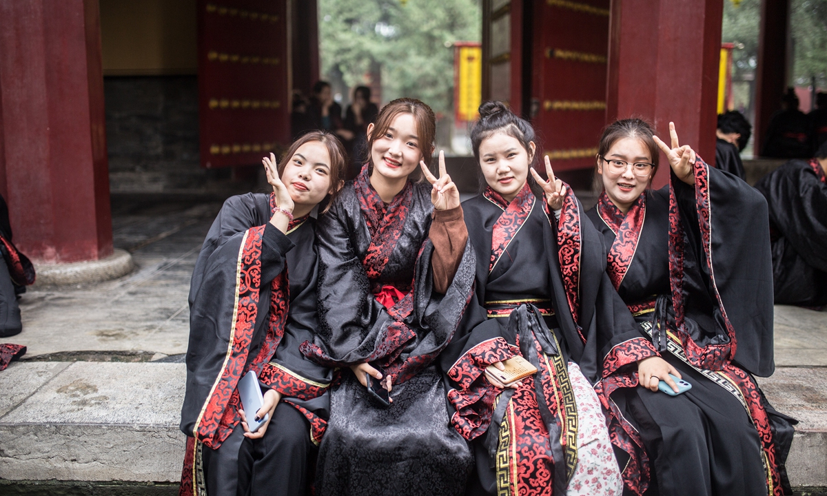 Young students at the Confucius Ceremony Photo: Shan Jie/GT