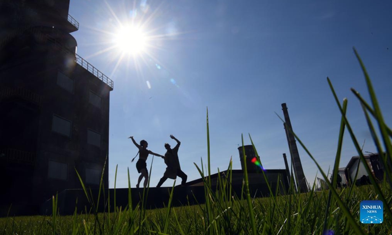 Dancers perform at Shougang Park in Beijing, capital of China, Oct. 17, 2021. A dance show is held at Shougang Park, a steel mill-turned cultural and sports complex, on Sunday.Photo: Xinhua