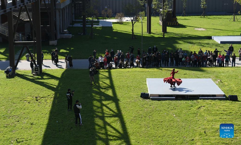A dancer performs at Shougang Park in Beijing, capital of China, Oct. 17, 2021. A dance show is held at Shougang Park, a steel mill-turned cultural and sports complex, on Sunday.Photo: Xinhua