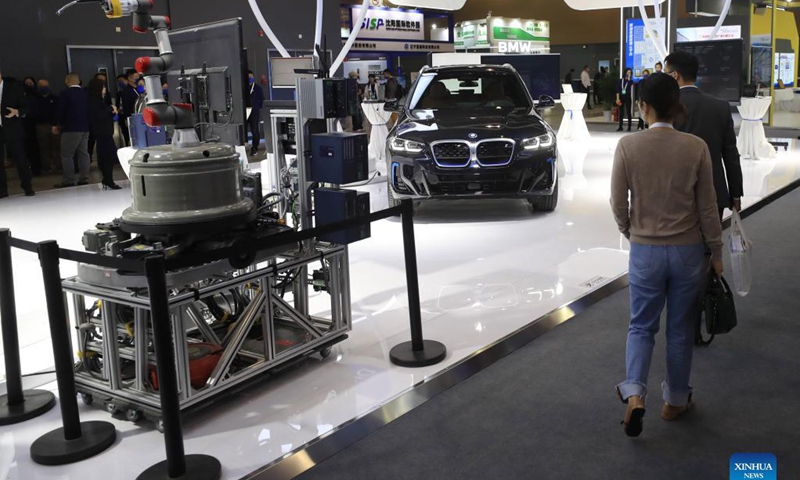 Participants visit the booth of BMW Brilliance Automotive Ltd. at an auxiliary exhibition during the 2021 Global Industrial Internet Conference in Shenyang, capital of northeast China's Liaoning Province, Oct. 18, 2021. The 2021 Global Industrial Internet Conference kicked off here on Monday.Photo: Xinhua