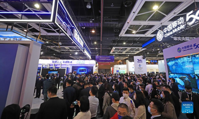 Participants visit an auxiliary exhibition during the 2021 Global Industrial Internet Conference in Shenyang, capital of northeast China's Liaoning Province, Oct. 18, 2021. The 2021 Global Industrial Internet Conference kicked off here on Monday.Photo: Xinhua