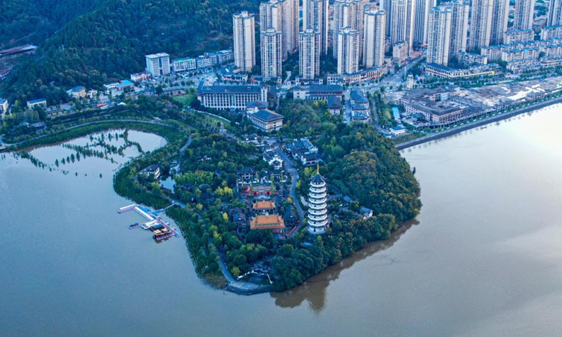 Aerial photo taken on Oct. 18, 2021 shows the sunset scenery of Hanfeng Lake in Kaizhou District of Chongqing, southwest China.Photo: Xinhua