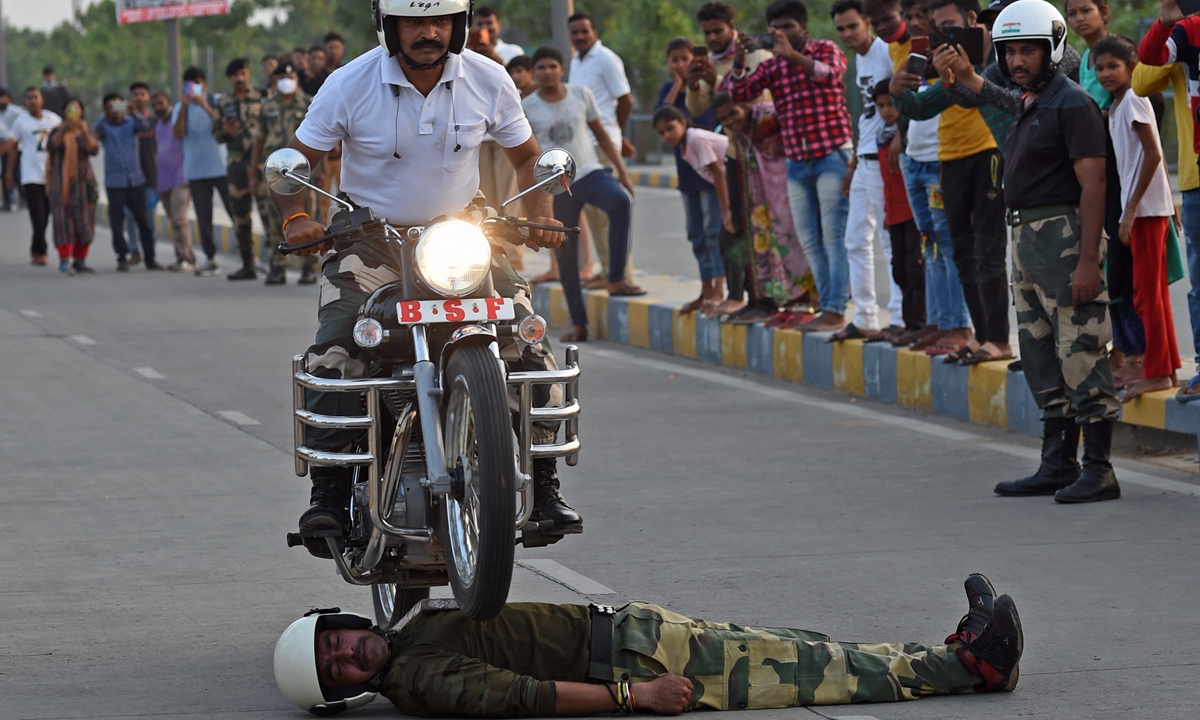 Indian Border Security Force personnel take part in a rehearsal for an upcoming show in Ahmedabad on August 23, 2021. Photo: AFP
