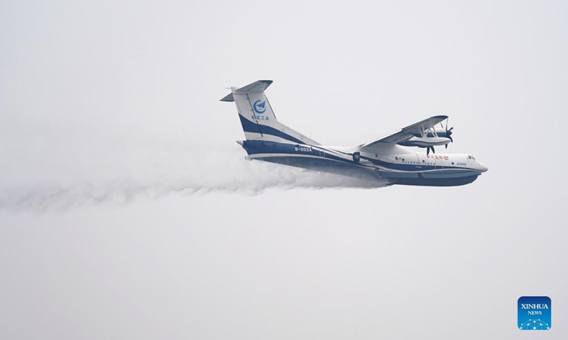 An AG600 large amphibious aircraft performs during the 2021 Nanchang Flight Convention at Yaohu Airport in Nanchang, capital of east China's Jiangxi Province, Oct. 29, 2021. The 2021 Nanchang Flight Convention is held here from Oct. 29 to 31. Photo:Xinhua
