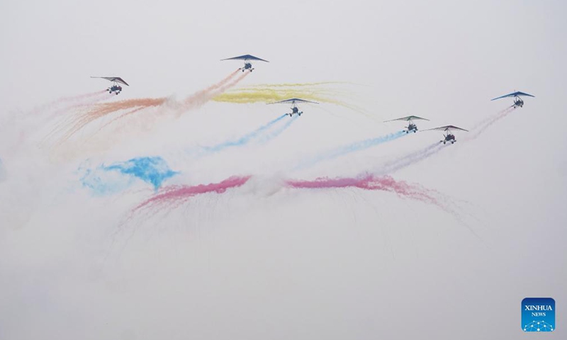 Delta-wing aircraft perform during the 2021 Nanchang Flight Convention at Yaohu Airport in Nanchang, capital of east China's Jiangxi Province, Oct. 29, 2021. The 2021 Nanchang Flight Convention is held here from Oct. 29 to 31.Photo:Xinhua