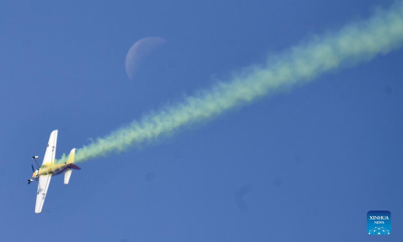 Aircrafts give aerobatic performance at a public event hosted by the China Aircraft Owners and Pilots Association (AOPA-China) in Anyang City of central China's Henan Province, Oct. 30, 2021.Photo:Xinhua