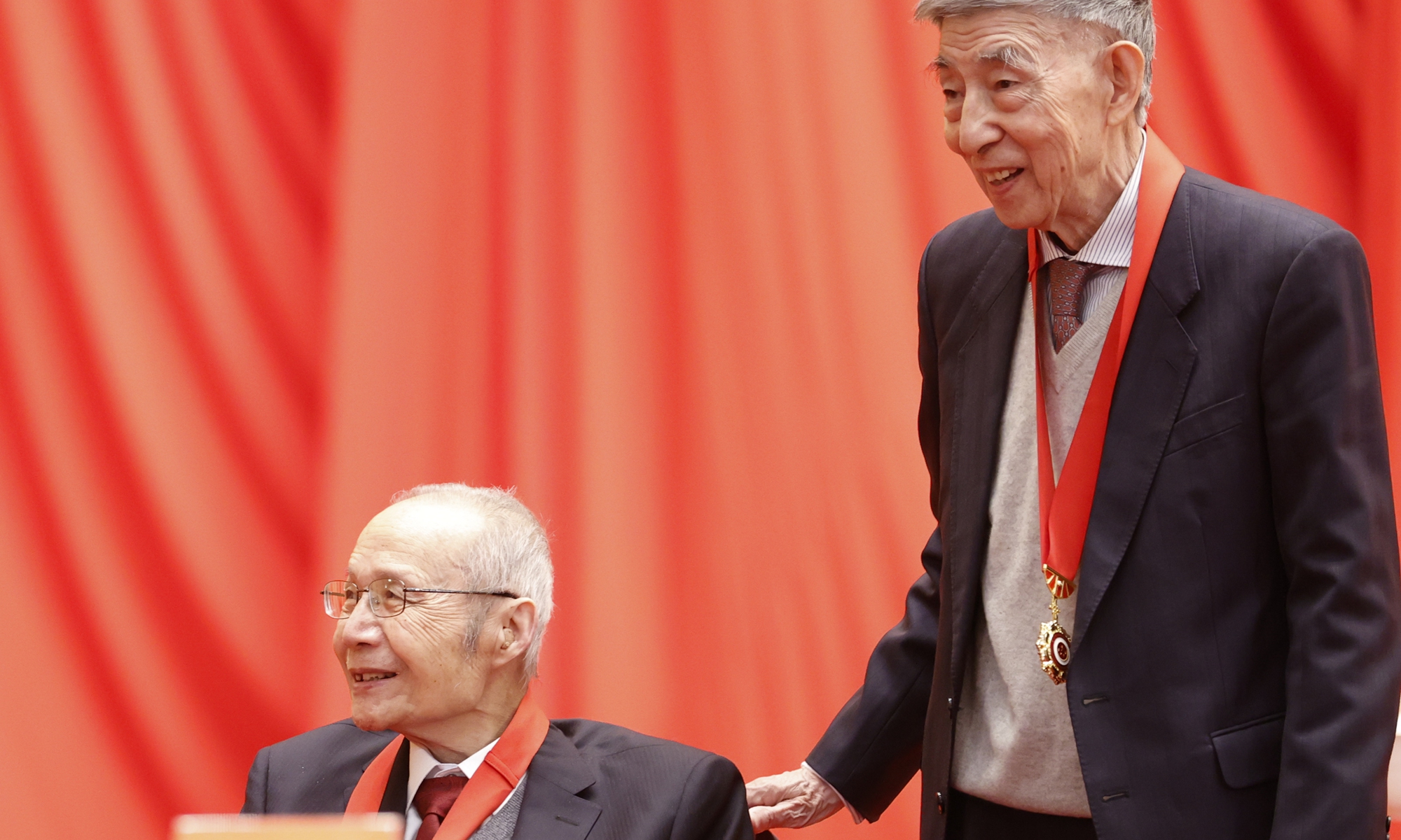 China's top science award is conferred onto aircraft designer Gu Songfen (left) and nuclear expert Wang Dazhong for their outstanding contributions to scientific and technological innovation on November 3, 20201. Photo: cnsphoto