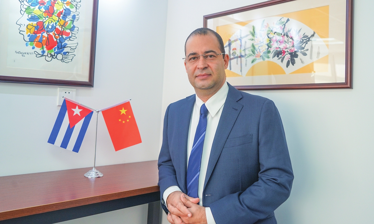 Néstor Enrique Torres Olivera
Consul General of Cuba in Shanghai