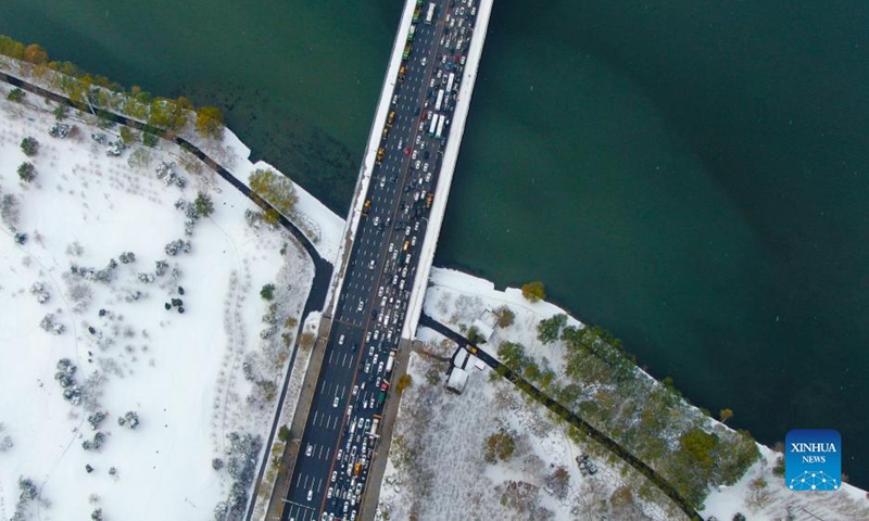 Aerial photo taken on Nov. 11, 2021 shows vehicles running on Hunhe River Bridge in Shenyang, northeast China's Liaoning Province.Photo: Xinhua