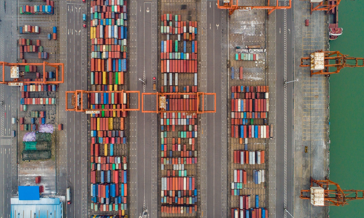 A view of a 5G-powered smart port in Yibin, Southwest China's Sichuan Province on November 15. The first phase of the port has passed preliminary inspections, signaling that the first 5G smart port in the province has officially been put into trial operation. Photo: cnsphotos