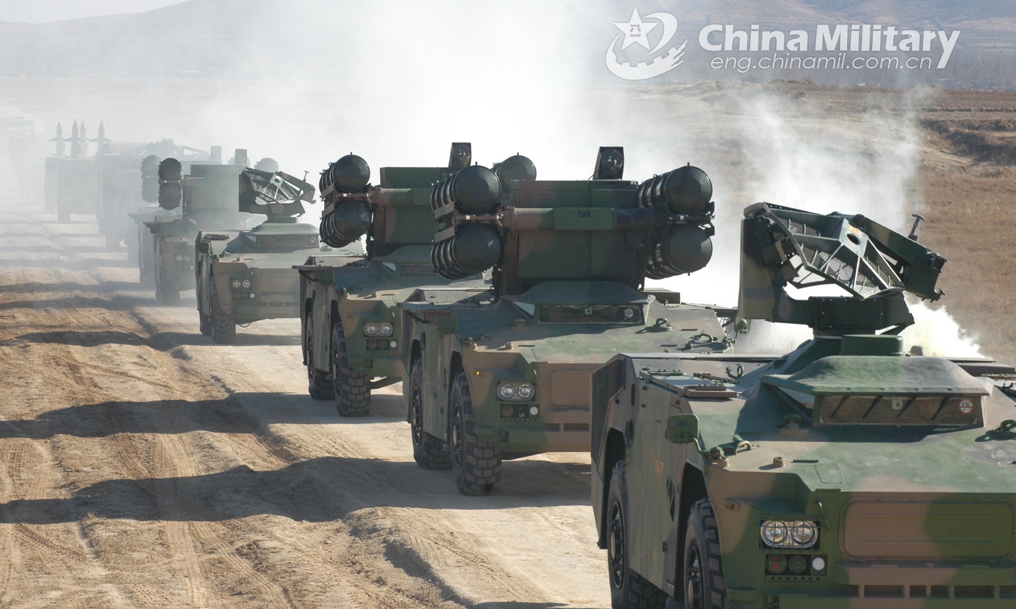 Missile launching vehicles attached to a brigade of the 82nd Group Army under the PLA Central Theater Command maneuver to the evacuation area during a recent 72-hour field training exercise.Photo:eng.chinamil.com.cn