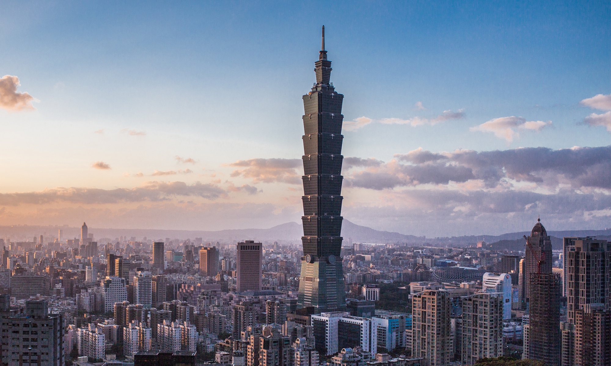 US media heavily swayed by military interest groups, fraught with distortions about Taiwan to fuel tension with Chinese mainland