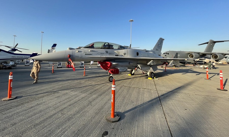 A fighter jet is on display at the Dubai Airshow 2021 in Dubai, the United Arab Emirates (UAE), on Nov. 14, 2021.(Photo: Xinhua)