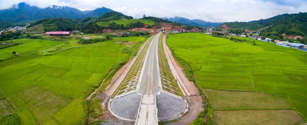 Photo taken on July 28, 2020 shows the construction site of the China-Laos Railway near the villages and fields in northern Laos. Photo: Xinhua 