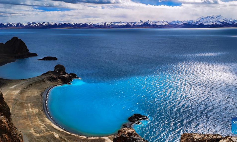 Photo taken with a mobile phone on Nov. 20, 2021 shows the scenery of Lake Namtso, southwest China's Tibet Autonomous Region.Photo: Xinhua
