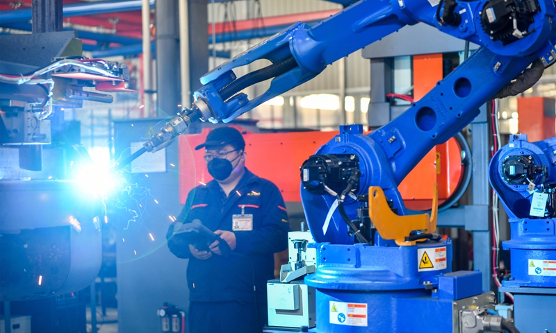 Chinese political advisor calls for greater AI integration in manufacturing sector