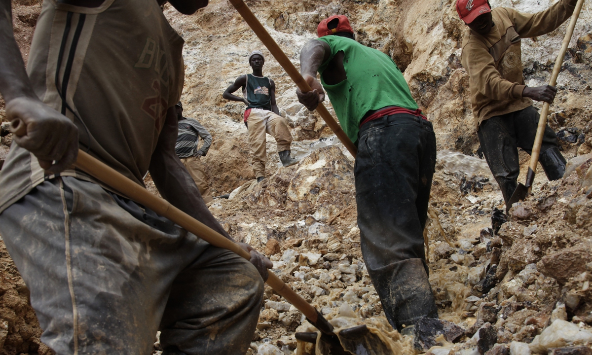 Miners in the Democratic Republic of Congo Photo: VCG