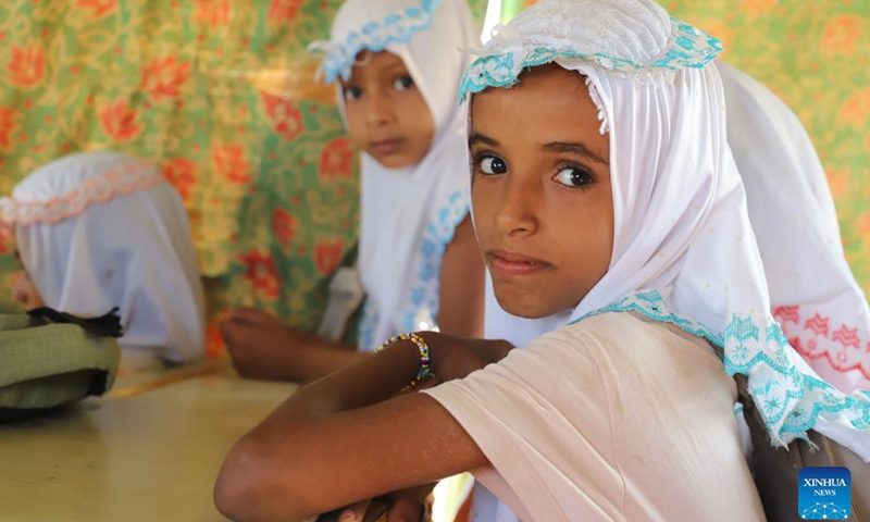 Students study inside a tent which serves as their classroom at a primary school in Hajjah province, northern Yemen, Nov. 24, 2021.Photo:Xinhua