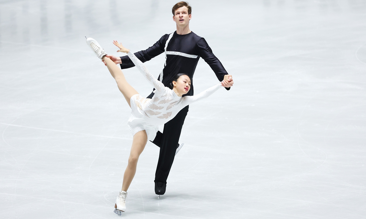 Audrey Lu (front) and Misha Mitrofanov compete during the pairs free skating at the ISU Grand Prix of Figure Skating NHK Trophy in Tokyo, Japan on November 13, 2021. Photo: IC