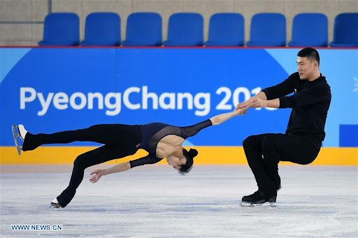 China's figure skaters Yu Xiaoyu (L) and Zhang Hao train ahead of their matches on 2018 PyeongChang Winter Olympic Games at Gangneung Ice Arena, South Korea, Feb. 7, 2018. Photo: Xinhua
