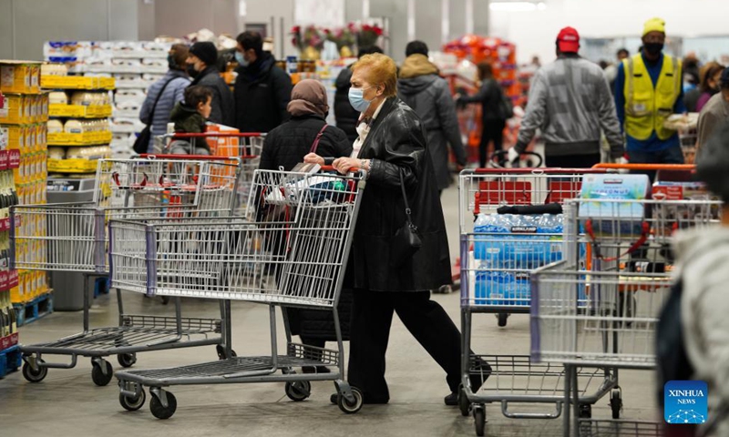 People shop at a COSTCO store in New York, the United States, Dec 2, 2021.Photo:Xinhua