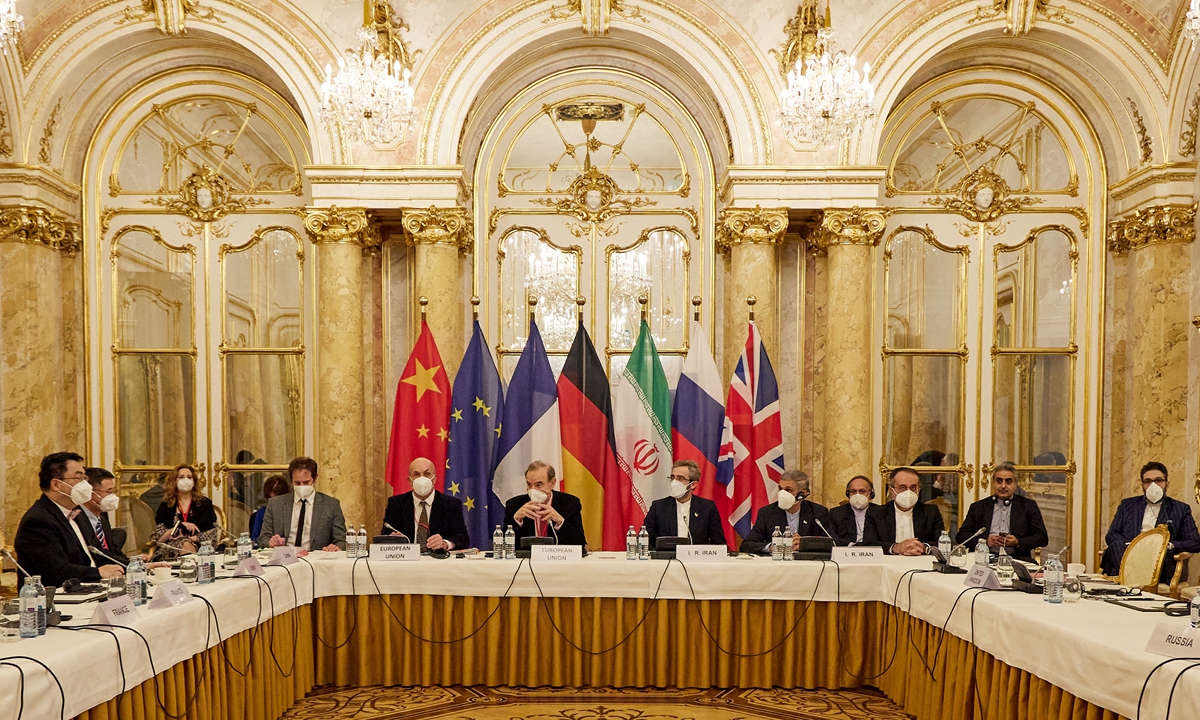 Negotiators of the Iranian nuclear deal meet on December 9, 2021, in Vienna, Austria, 'determined to work hard' to save the 2015 deal after the talks resumed. Photos: AFP