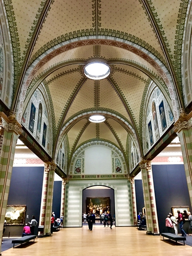 Rembrandt van Rijn's <em>The Night Watch</em> at the Rijksmuseum in Amsterdam
Photos: VCG