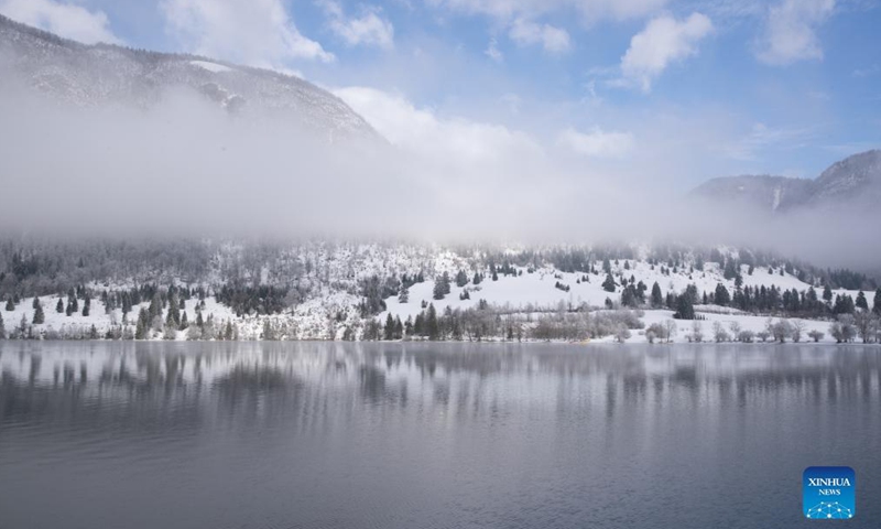 Photo taken on Dec. 7, 2021 shows the winter landscape of Lake Bohinj in Triglav National Park, Slovenia.Photo:Xinhua