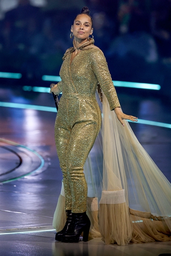 Alicia Keys tells youth in fast-changing Gulf to be themselves - Global