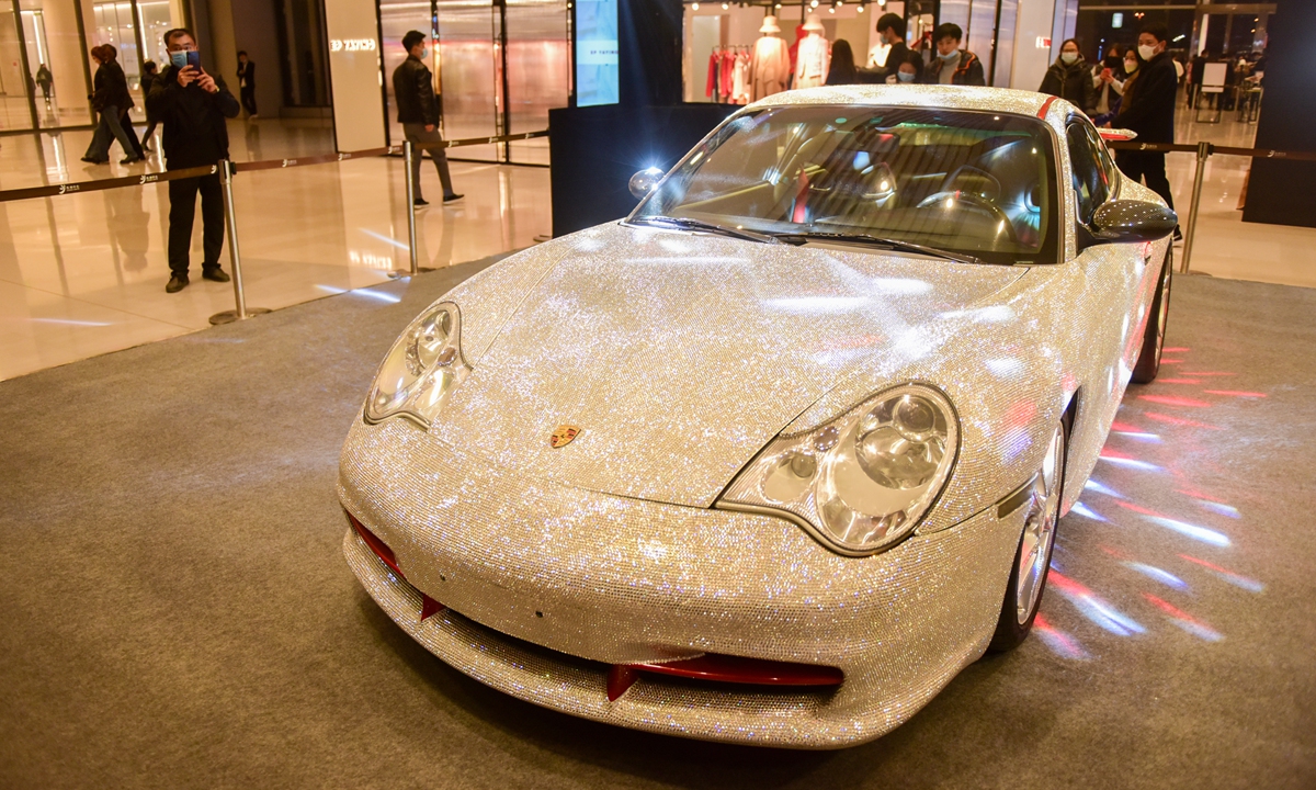 Porsche covered in jewels