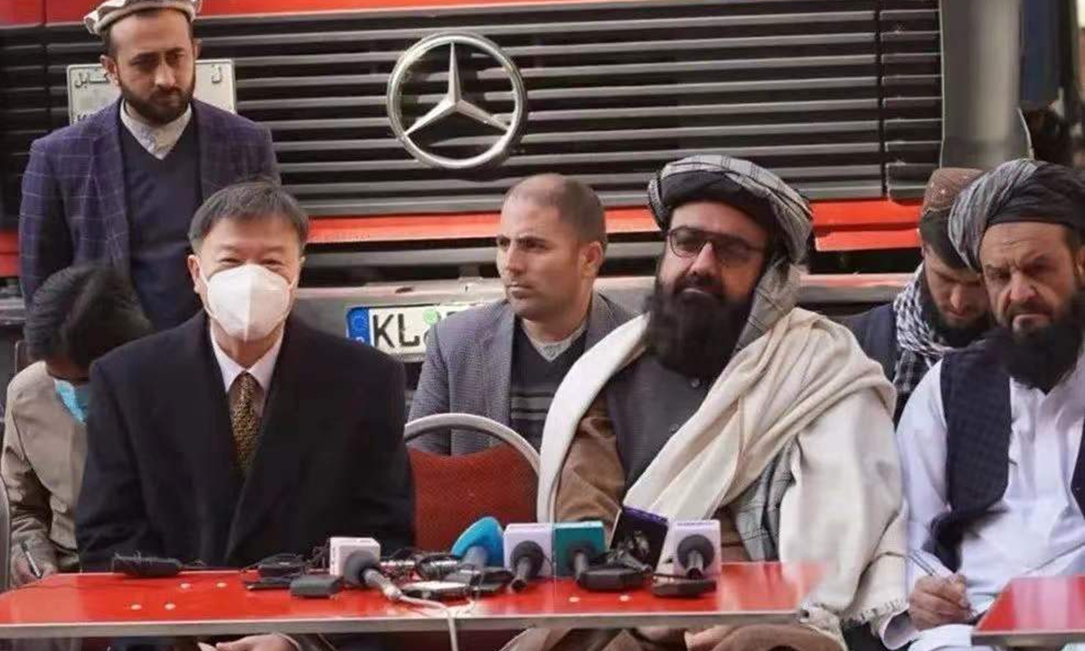 Chinese Ambassador to Afghanistan and acting deputy minister of refugee affairs of the Afghan interim government attended the handover ceremony on December 14, 2021. Photo: China's Embassy in Afghanistan.