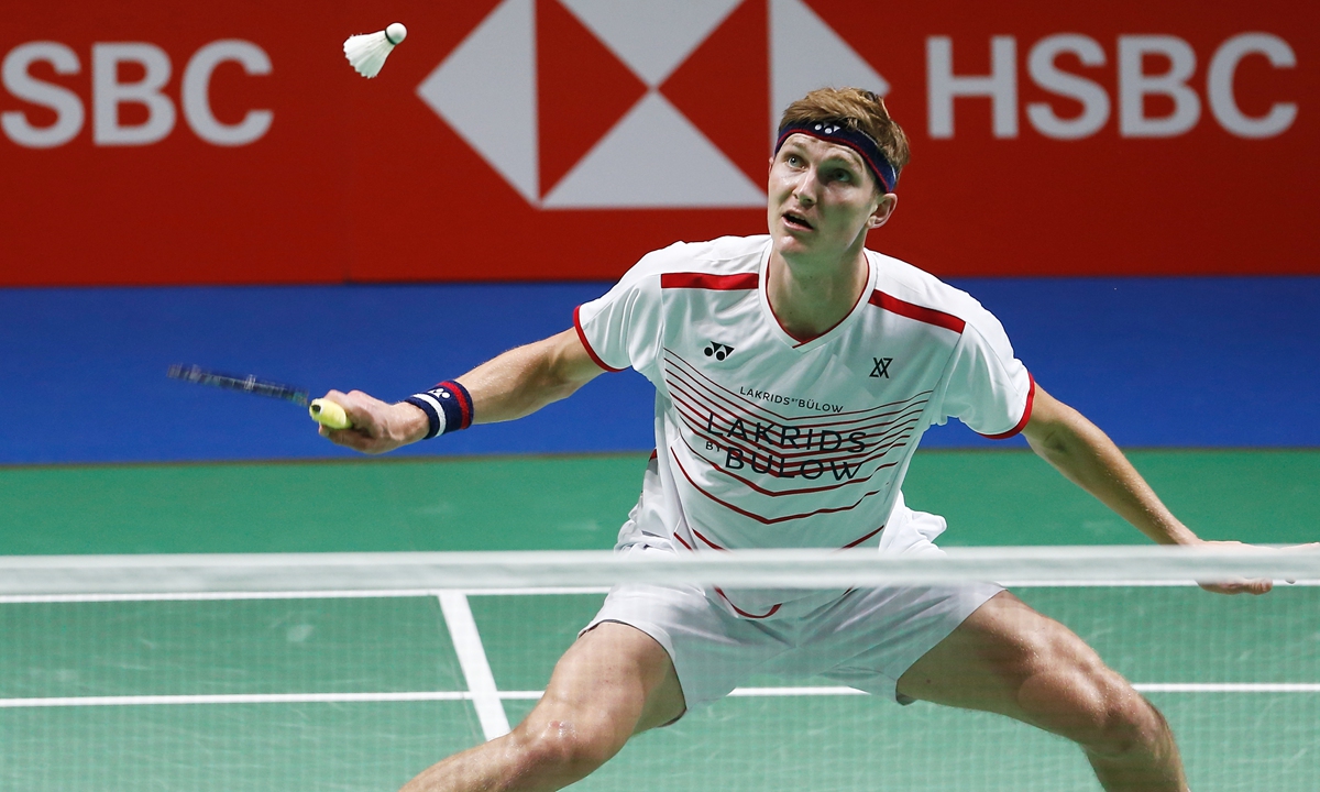 Axelsen falls to Loh in opening test at BWF World Championships